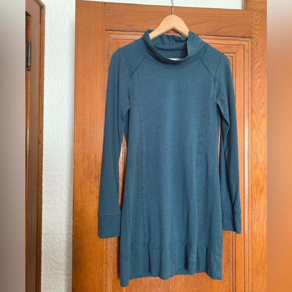 Toad&Co Blue Mock Neck Raglan Sleeve Dress